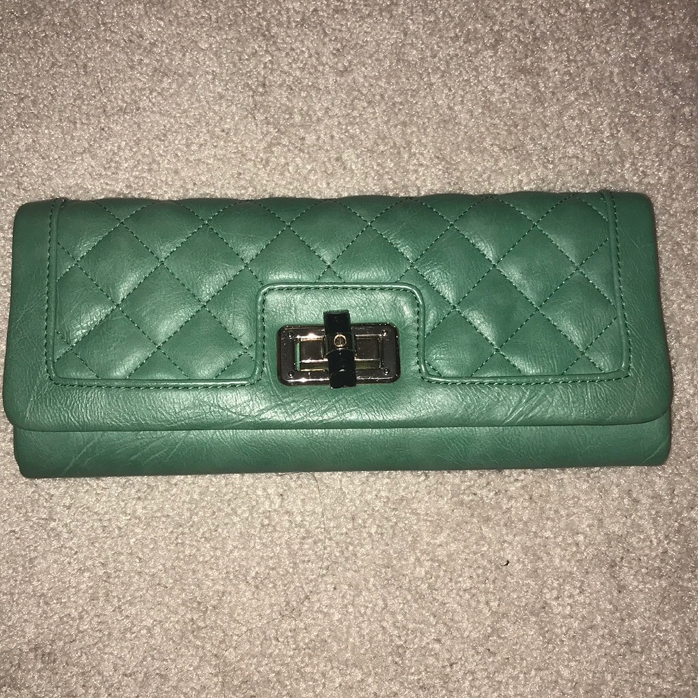 Green clutch